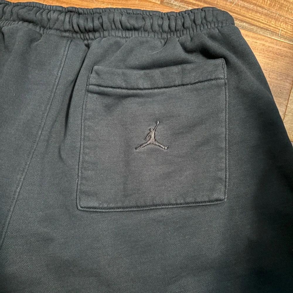 Nike Air Jordan Black Fleece Shorts Men’s Medium Jumpman Graphic Athletic (0469)